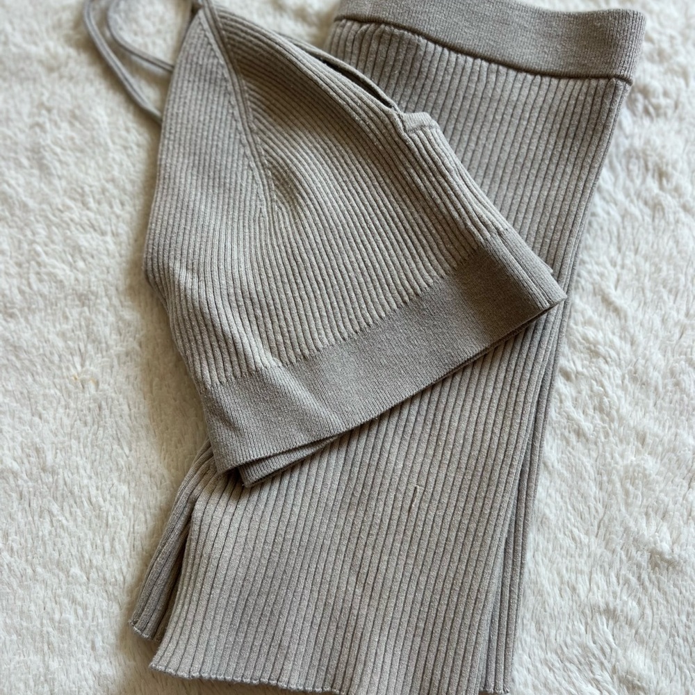 Gray / Cream Ribbed Knit Set